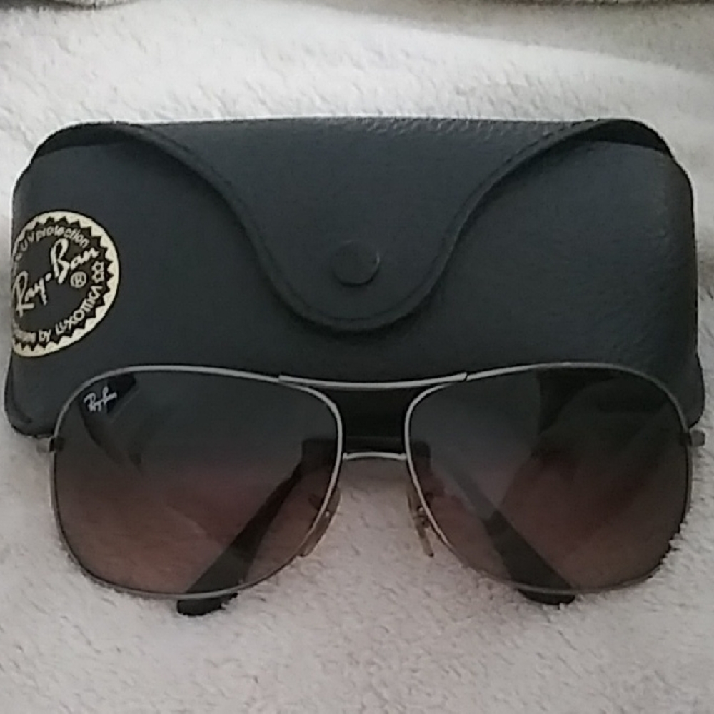 💯Ray-Ban Silver Aviator Sunglasses with Case😎